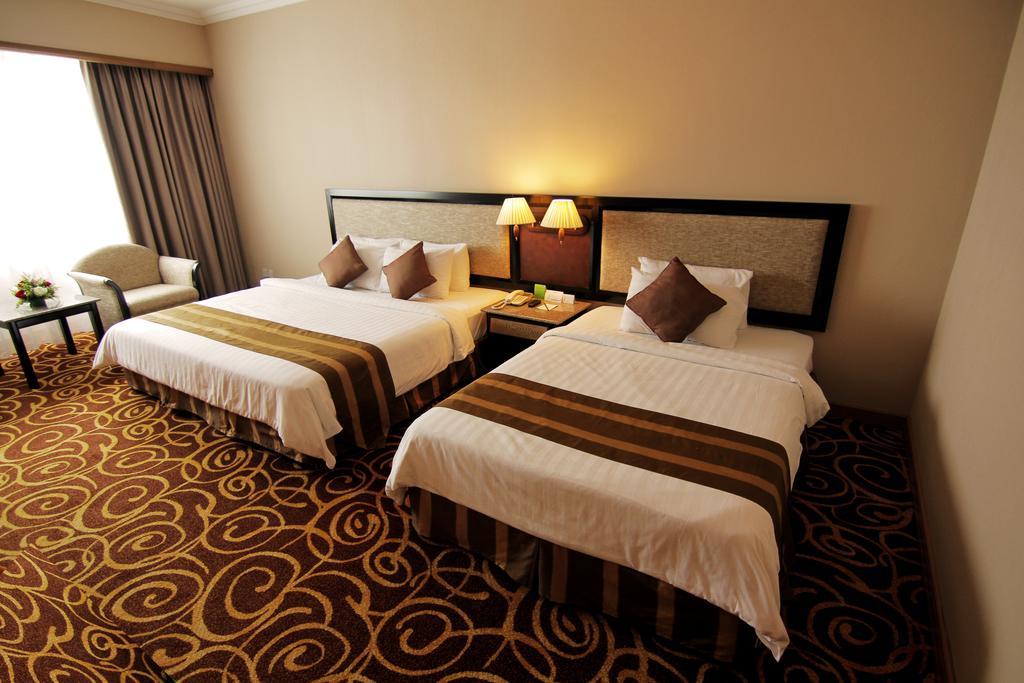 Mega Hotel Sdn Bhd Miri Room photo