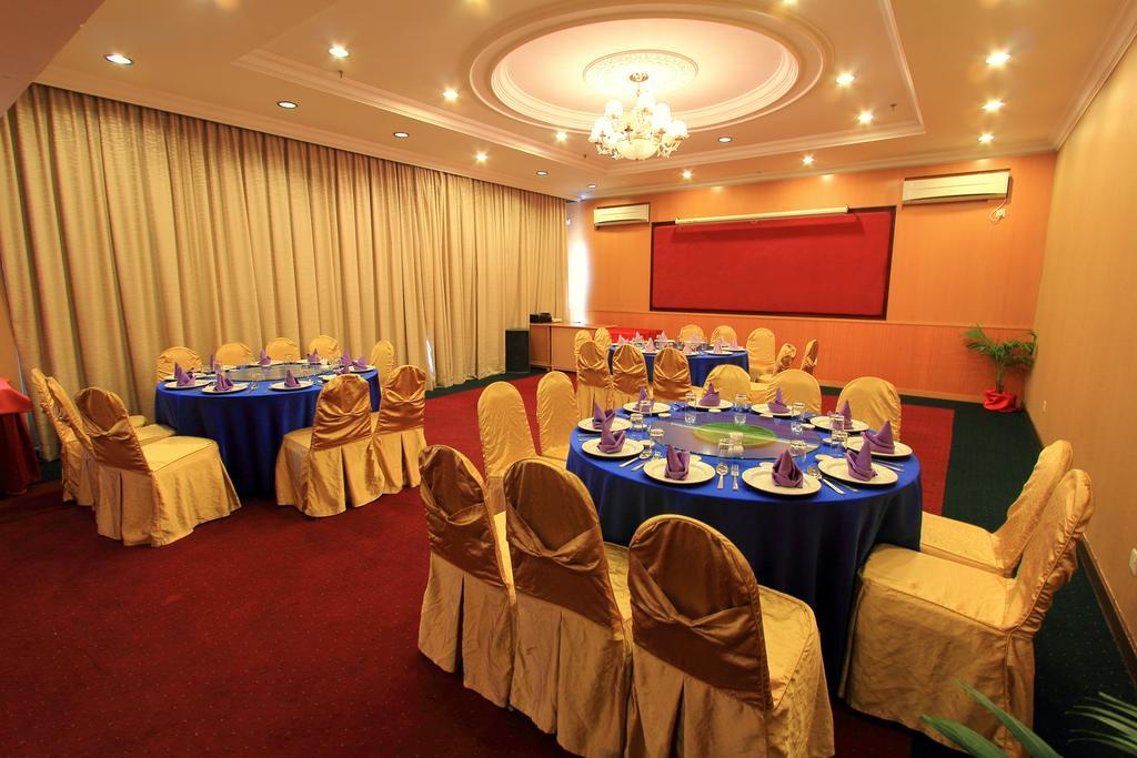 Mega Hotel Sdn Bhd Miri Exterior photo