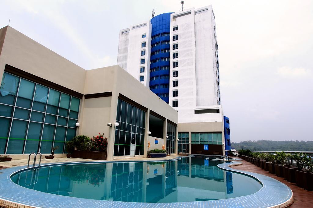 Mega Hotel Sdn Bhd Miri Exterior photo
