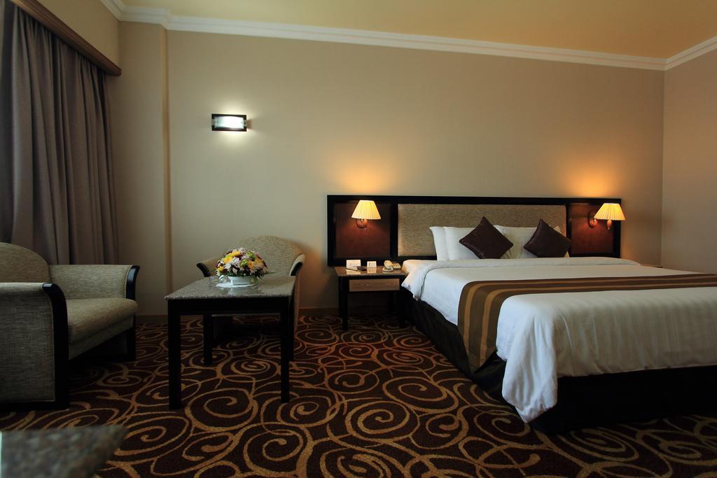 Mega Hotel Sdn Bhd Miri Room photo