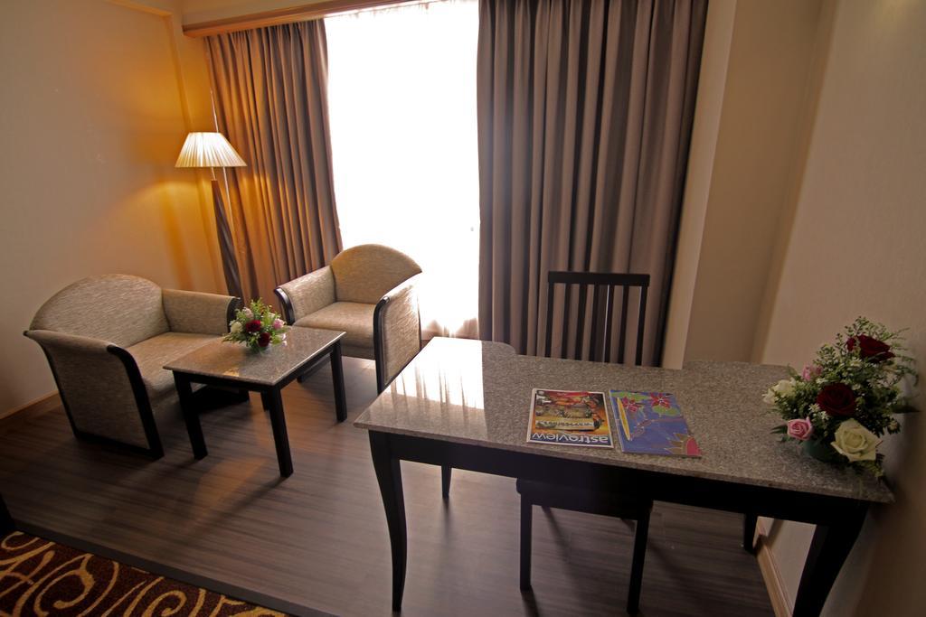 Mega Hotel Sdn Bhd Miri Room photo
