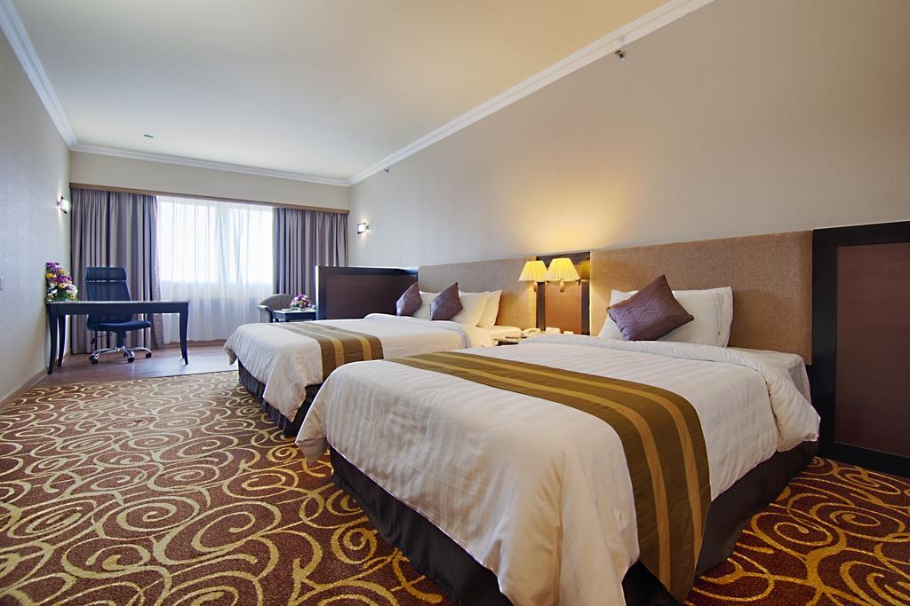Mega Hotel Sdn Bhd Miri Room photo