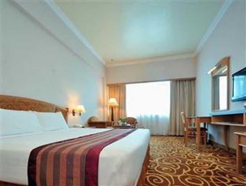 Mega Hotel Sdn Bhd Miri Exterior photo