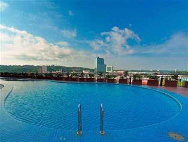 Mega Hotel Sdn Bhd Miri Exterior photo