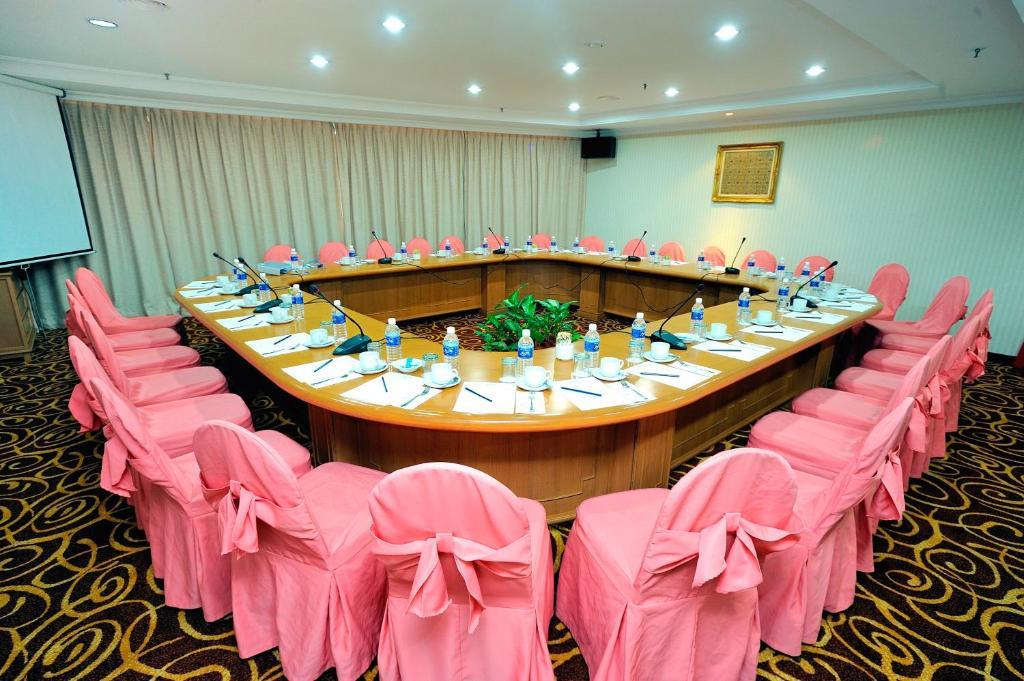 Mega Hotel Sdn Bhd Miri Exterior photo