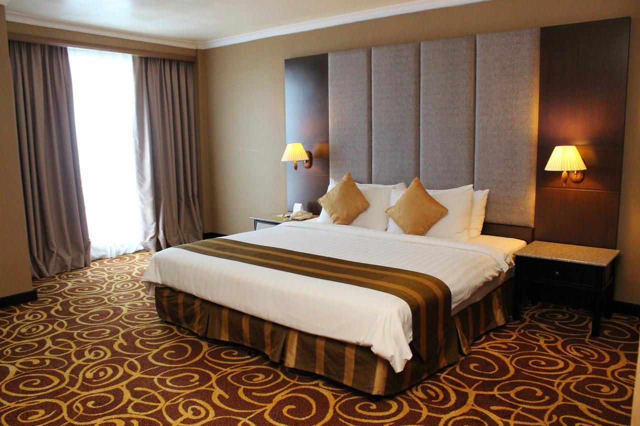 Mega Hotel Sdn Bhd Miri Exterior photo
