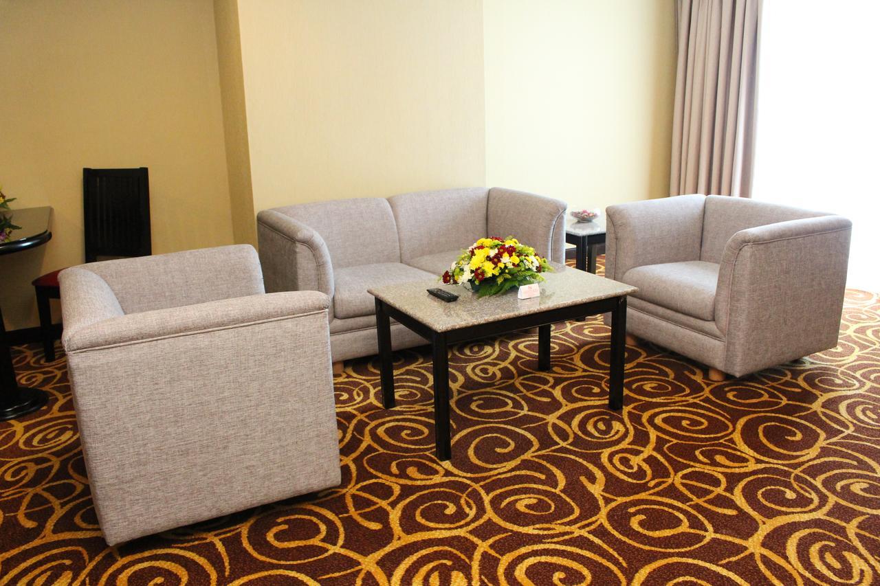Mega Hotel Sdn Bhd Miri Exterior photo
