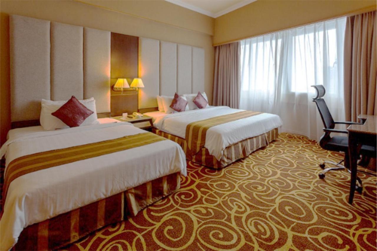 Mega Hotel Sdn Bhd Miri Exterior photo